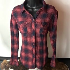 Beach Lunch Lounge Woman Medium Red  Plaid Soft Flannel Fringe Bottom Shirt
